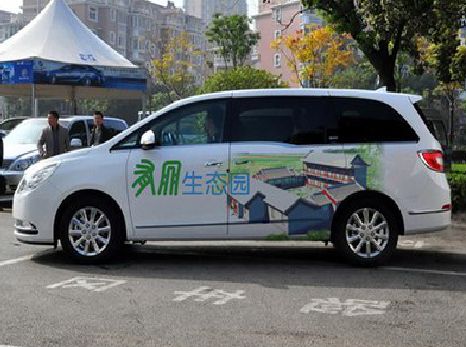 桂东户外车贴喷绘如何保持效果?